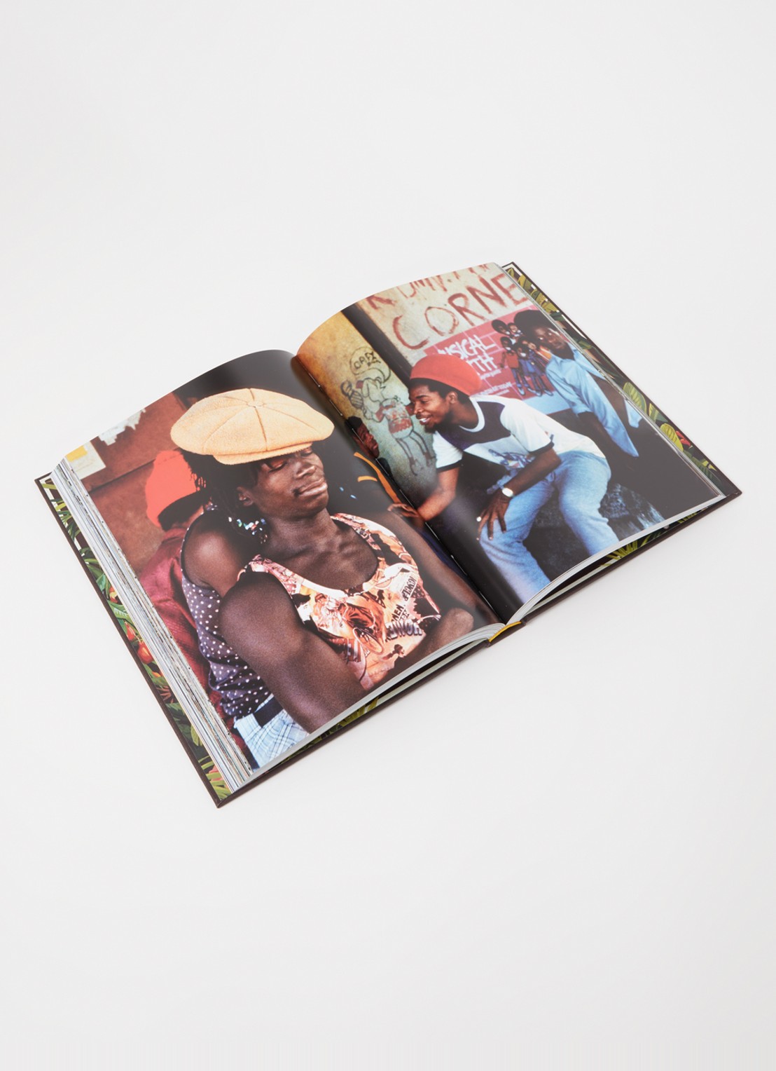 Assouline Jamaica Vibes - voorkant 2 bruin