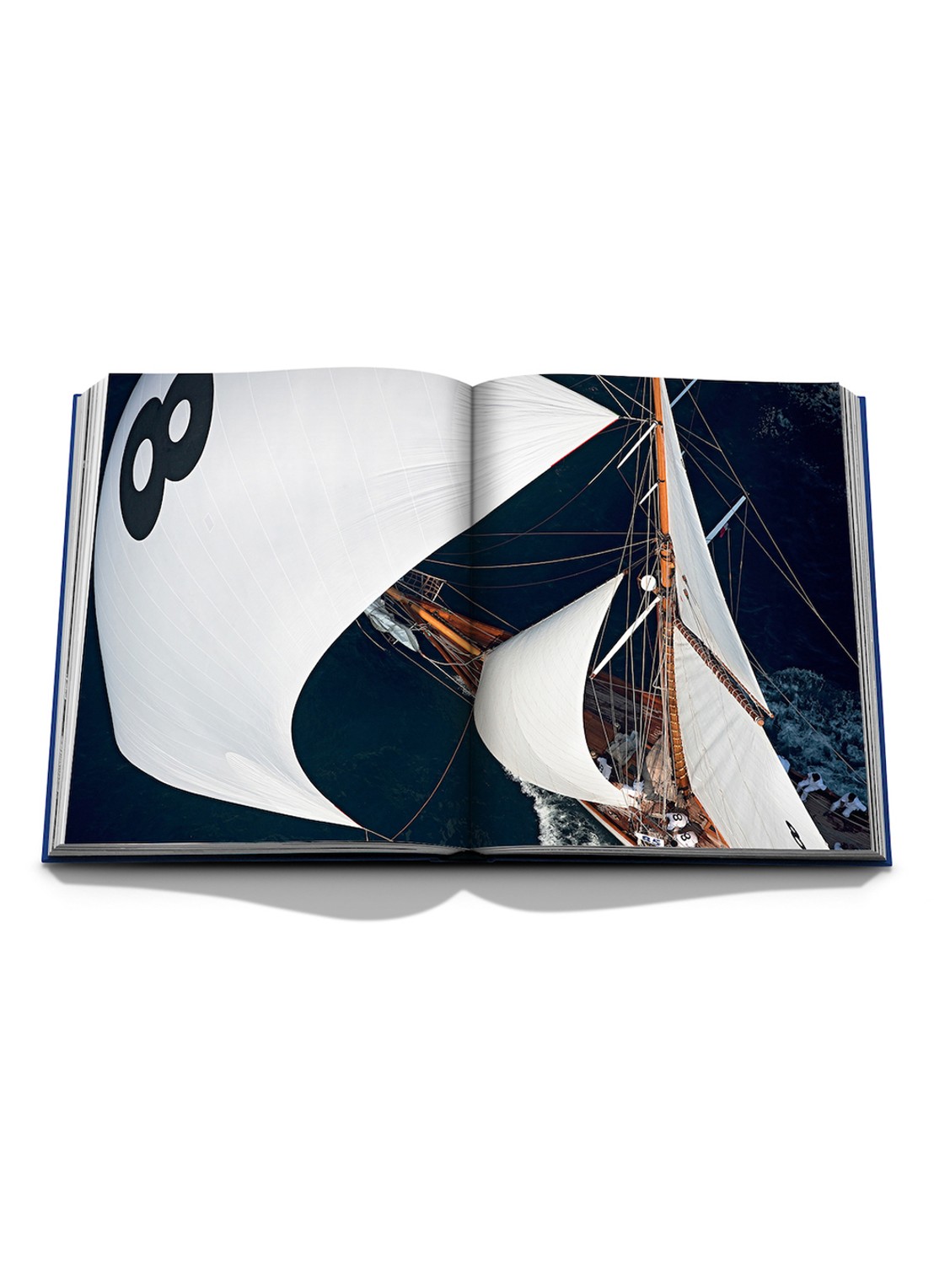 Assouline Yachts: The Impossible Collection - detail 4 lichtblauw