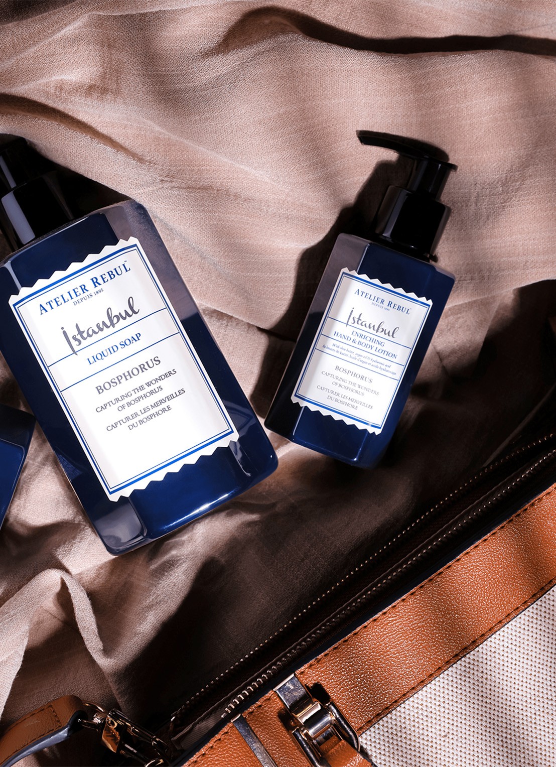 Atelier Rebul Istanbul Bosphorus hand- & bodylotion 100 ml - voorkant 3 blauw