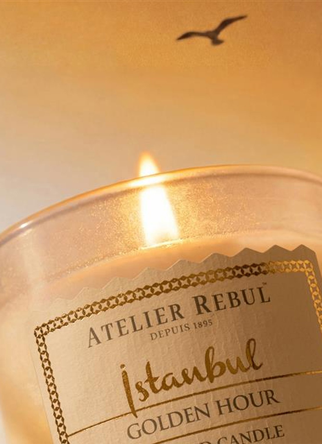 Atelier Rebul Istanbul Golden Hour geurkaars 210 gram - detail vanillegeel