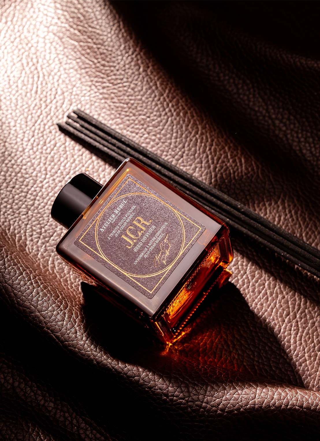 Atelier Rebul J.C.R. Geurstokjes 120ml - achterkant 5 bruin