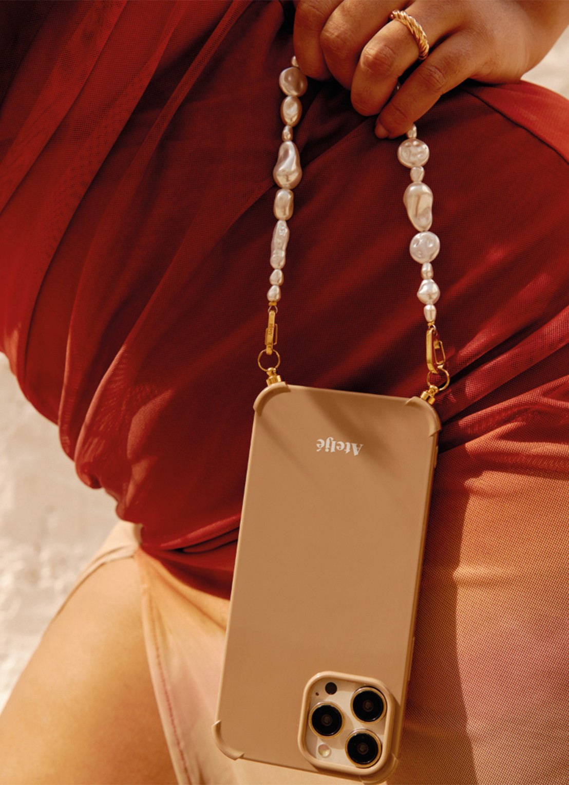 Ateljé Telefoonhoes voor iPhone 16 Plus - detail camel
