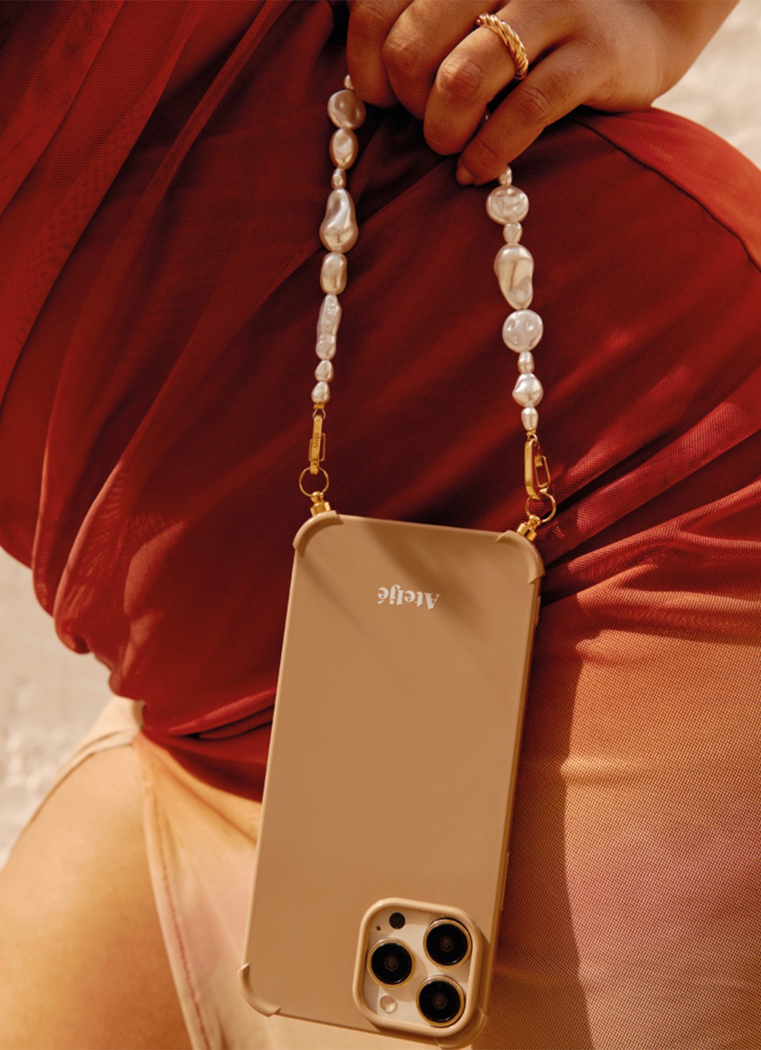 Ateljé Telefoonhoes voor iPhone 16 - detail camel