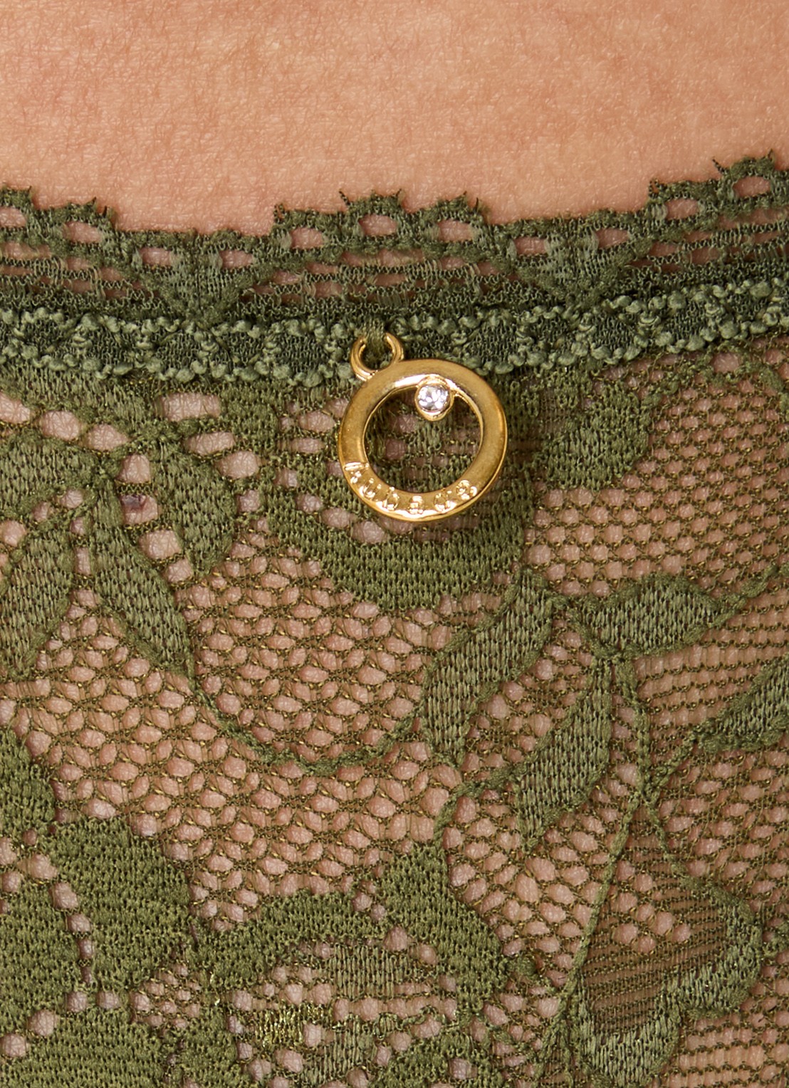 Aubade Rosessence tanga van kant - detail 2 mosgroen