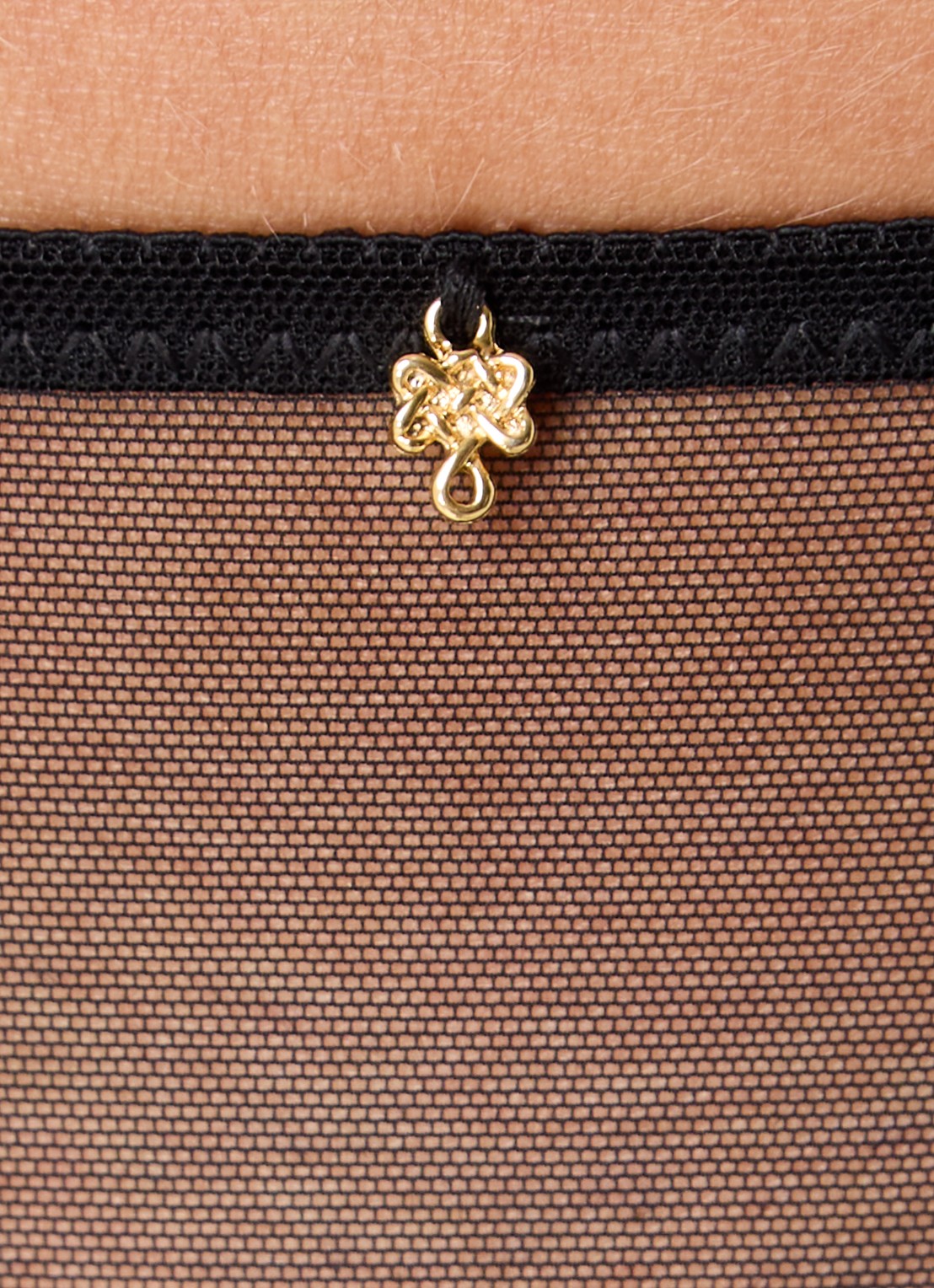 Aubade Sheer Emotion tanga met mesh en borduring - detail 3 zwart