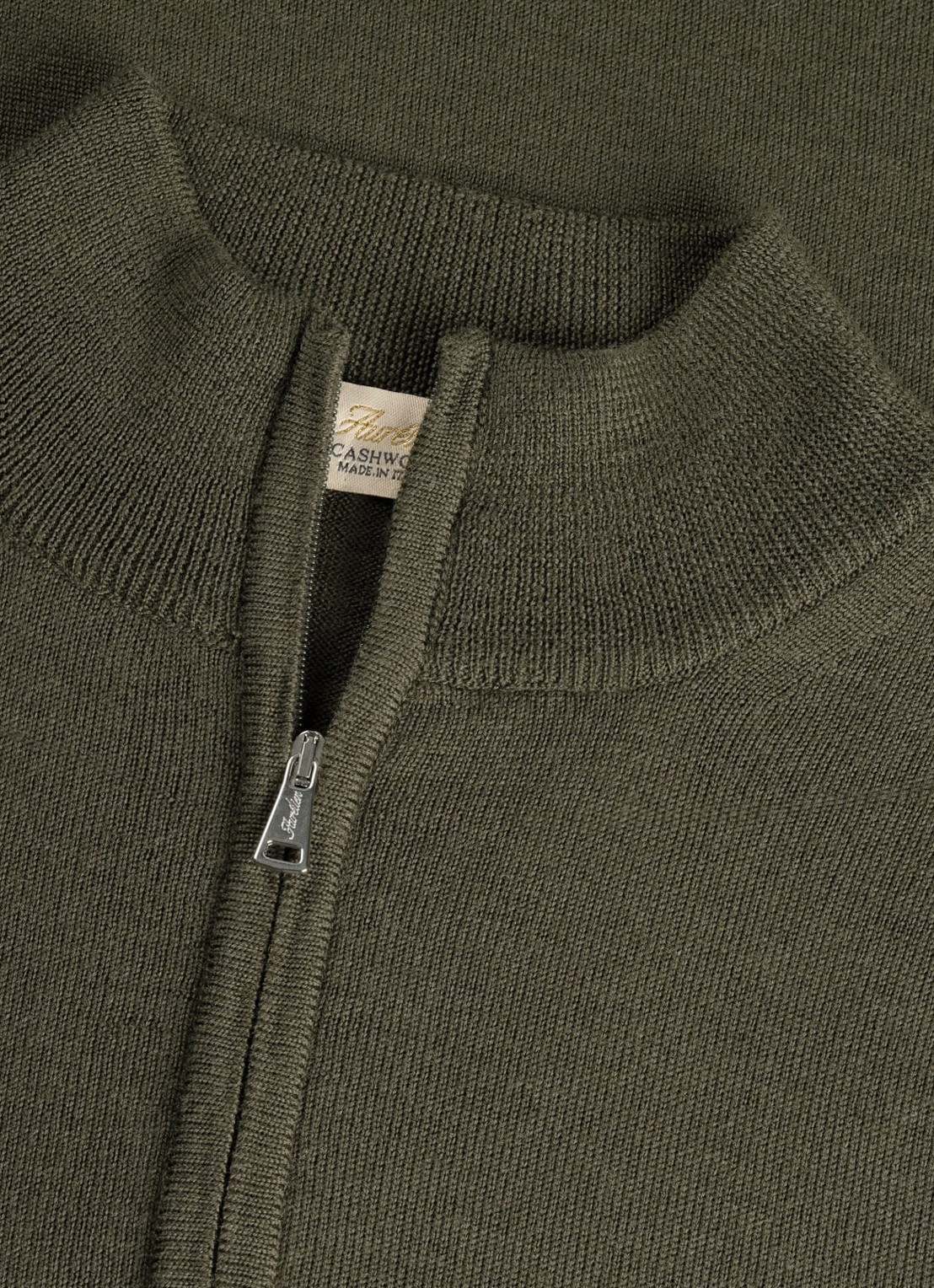 Aurélien Fijngebreide trui van merino wol met halve rits - detail 2 olive-300