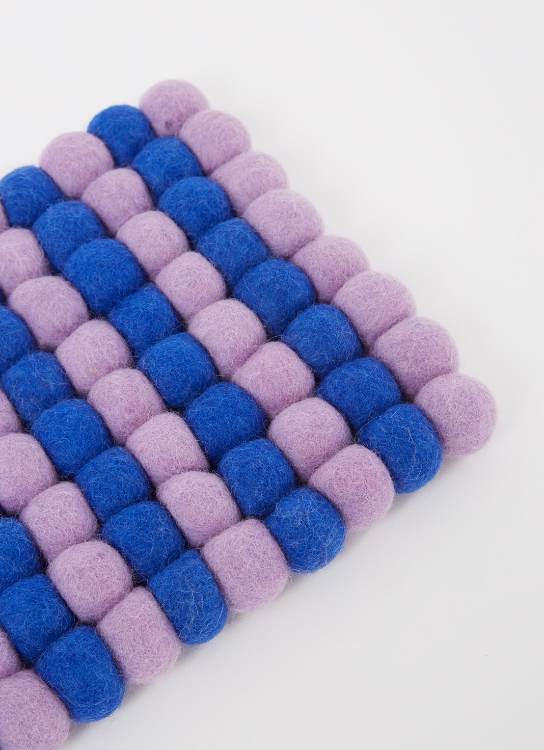 Aveva Pannenonderzetter van wol - voorkant 2 royalblauw
