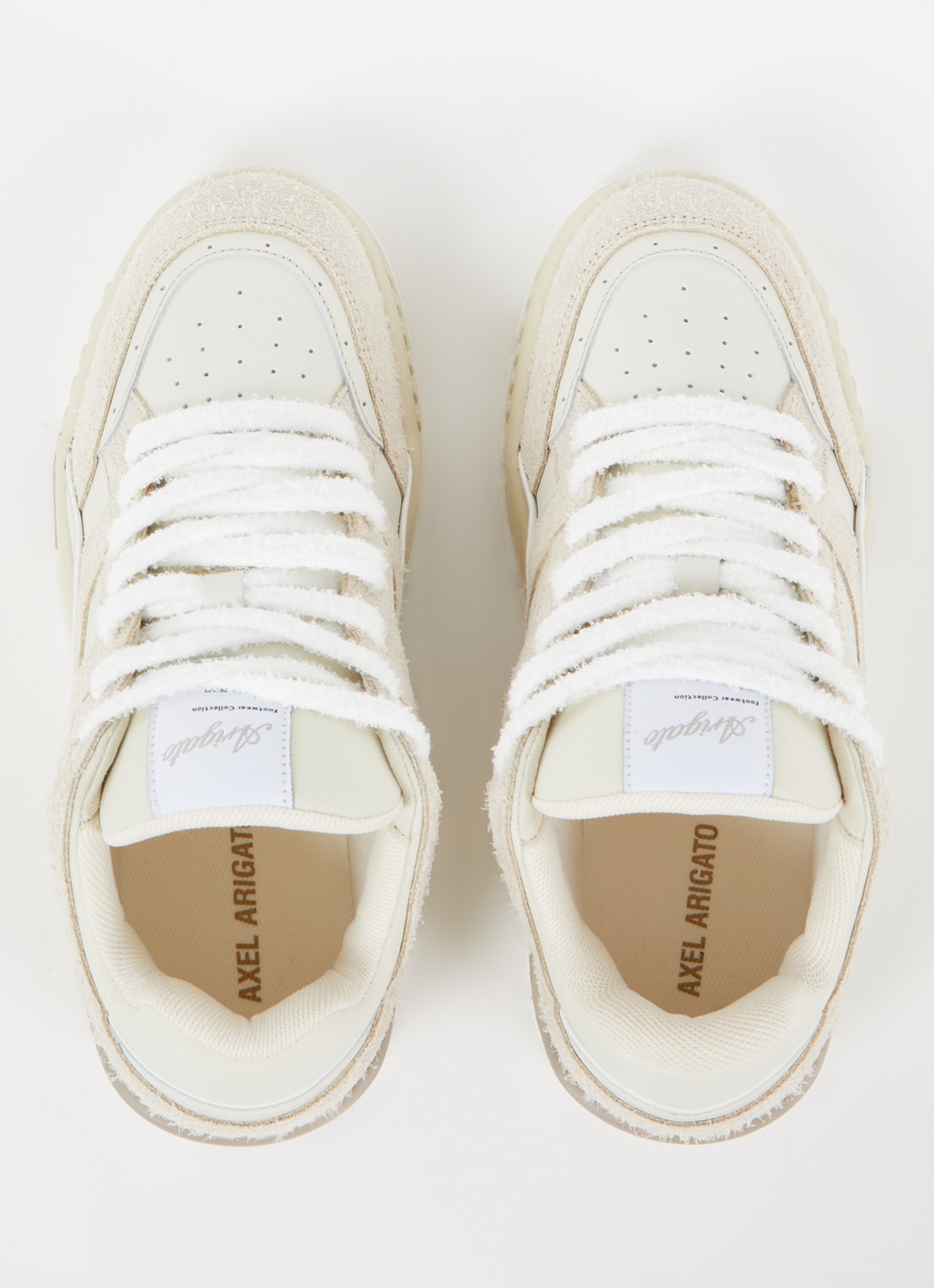 Axel Arigato Area Lo Fluffy sneaker met suède details - detail 2 beige