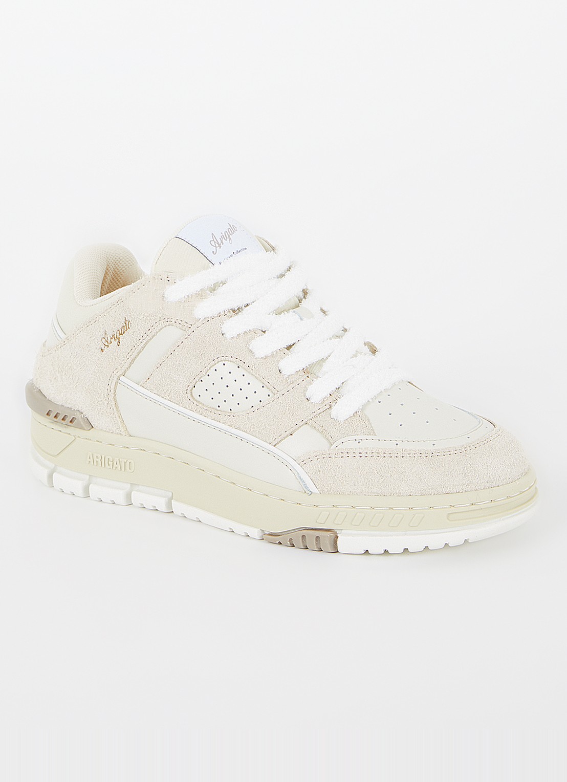 Axel Arigato Area Lo Fluffy sneaker met suède details - voorkant 4 beige