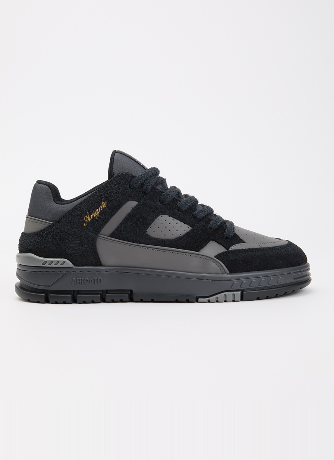 Axel Arigato Area Lo Fluffy sneaker met suède details - voorkant 5 zwart