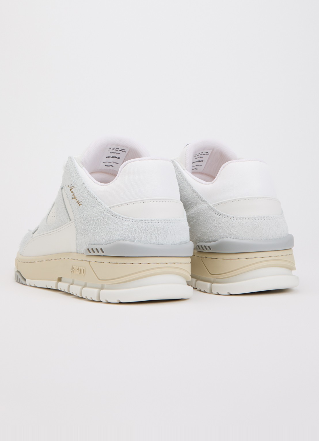 Axel Arigato Area Lo Fluffy sneaker met suède details - achterkant 5 lichtblauw
