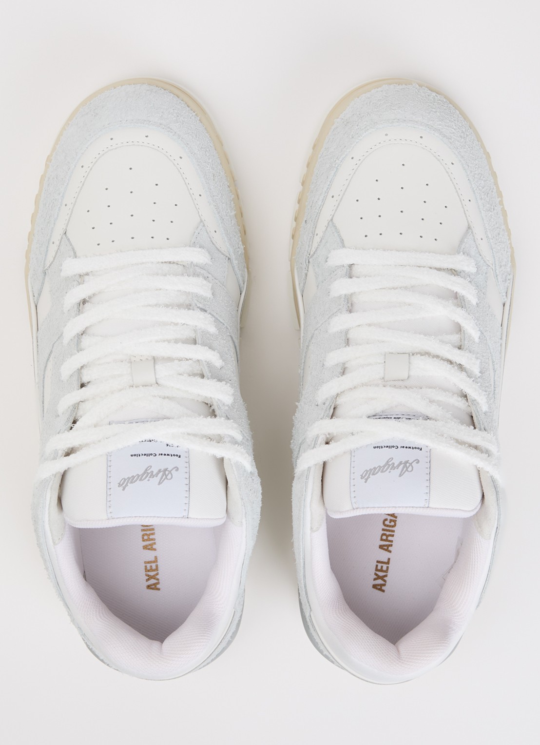 Axel Arigato Area Lo Fluffy sneaker met suède details - detail 3 lichtblauw