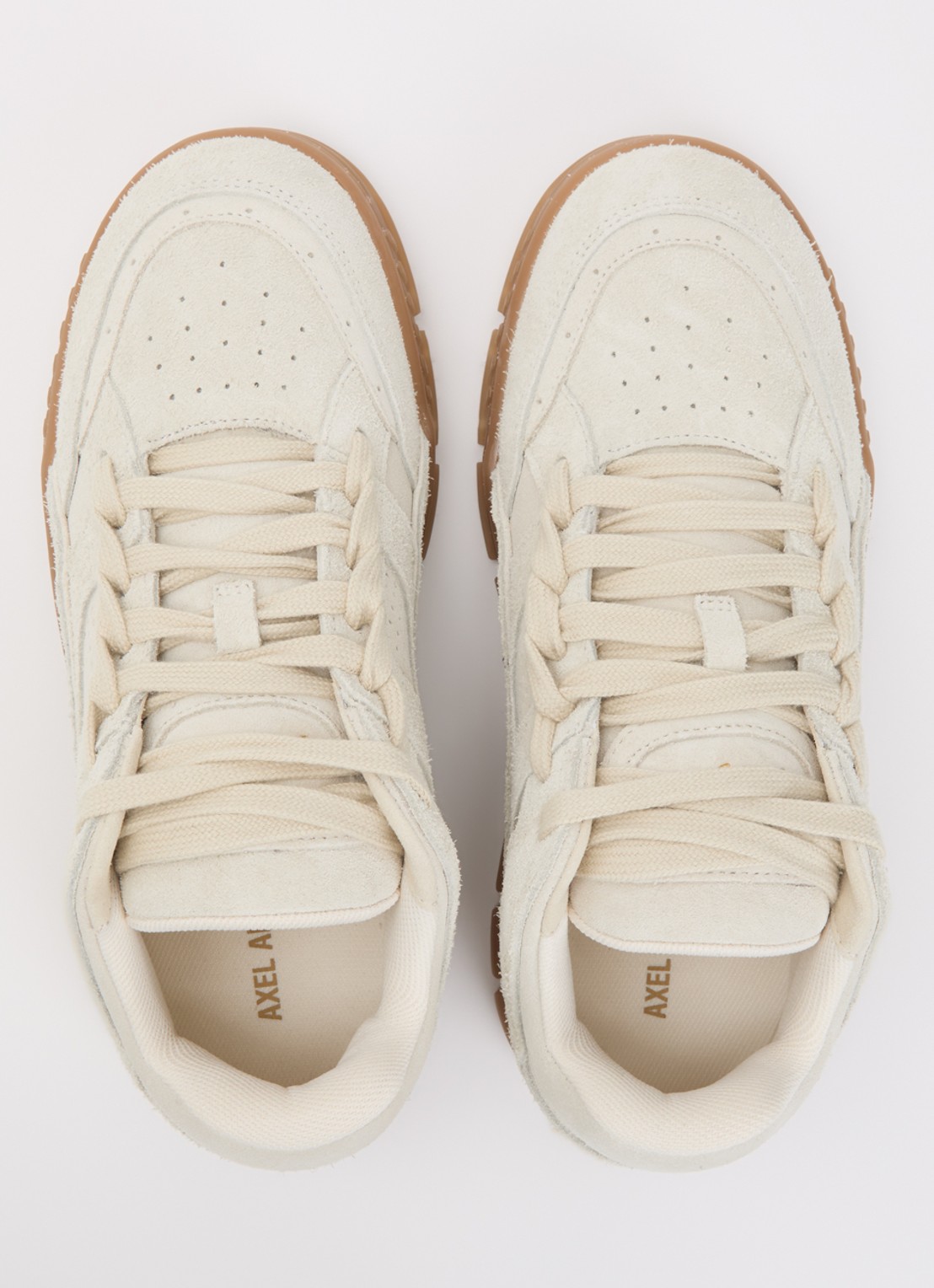 Axel Arigato Area Lo sneaker van suède - detail 4 creme