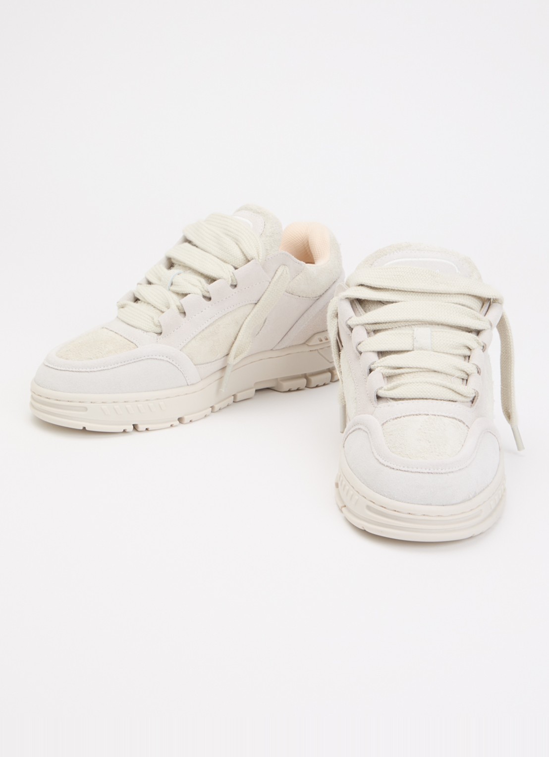 Axel Arigato Area Loop sneaker van suède - detail beige