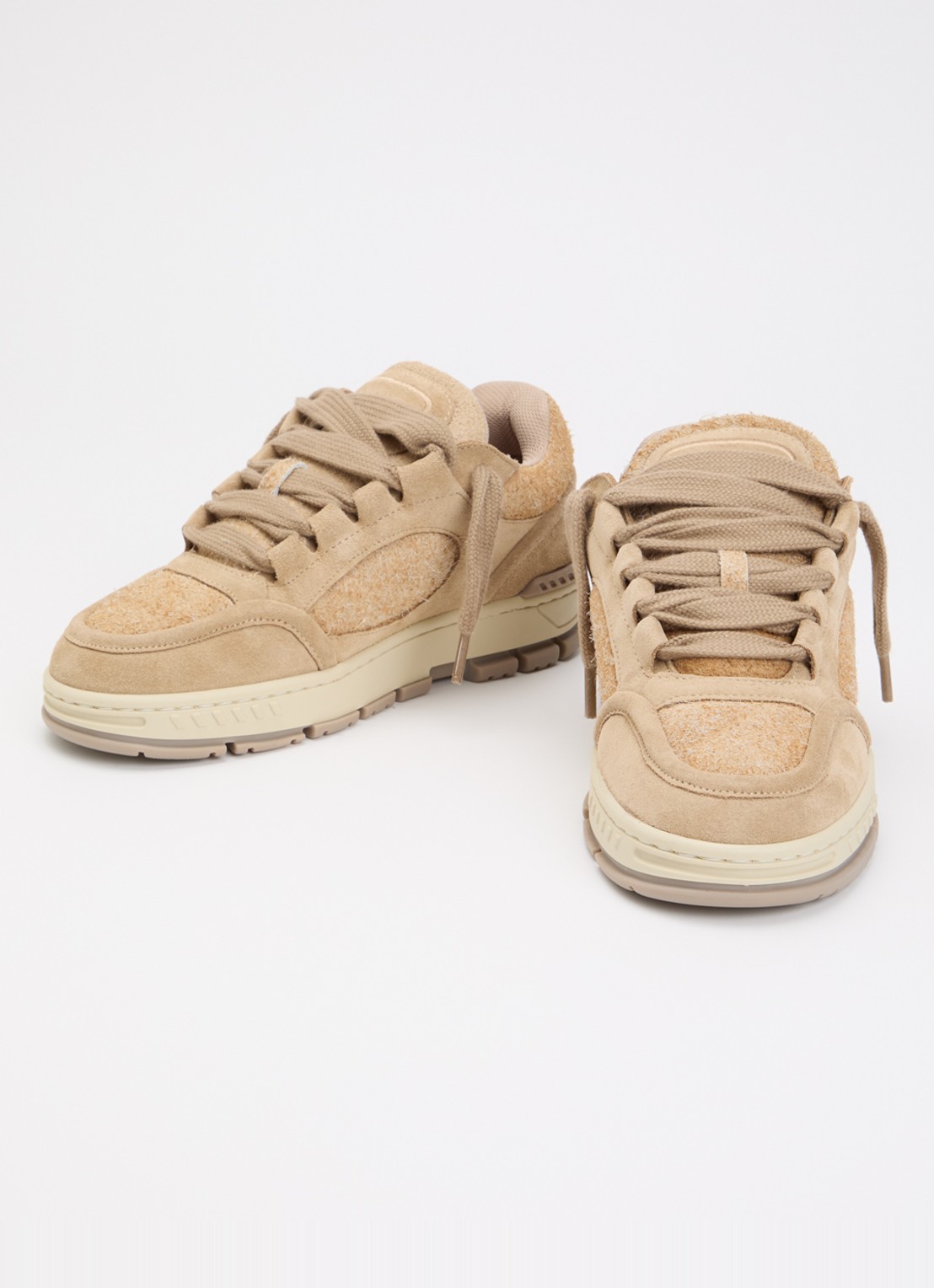 Axel Arigato Area Loop sneaker van suède - detail 3 beige