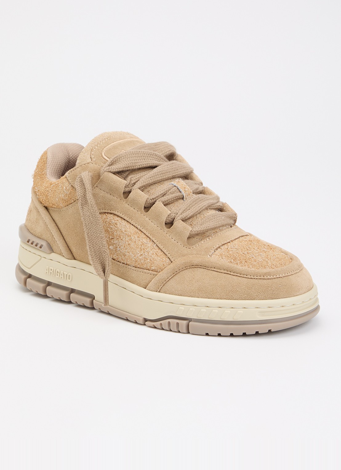 Axel Arigato Area Loop sneaker van suède - voorkant 2 beige