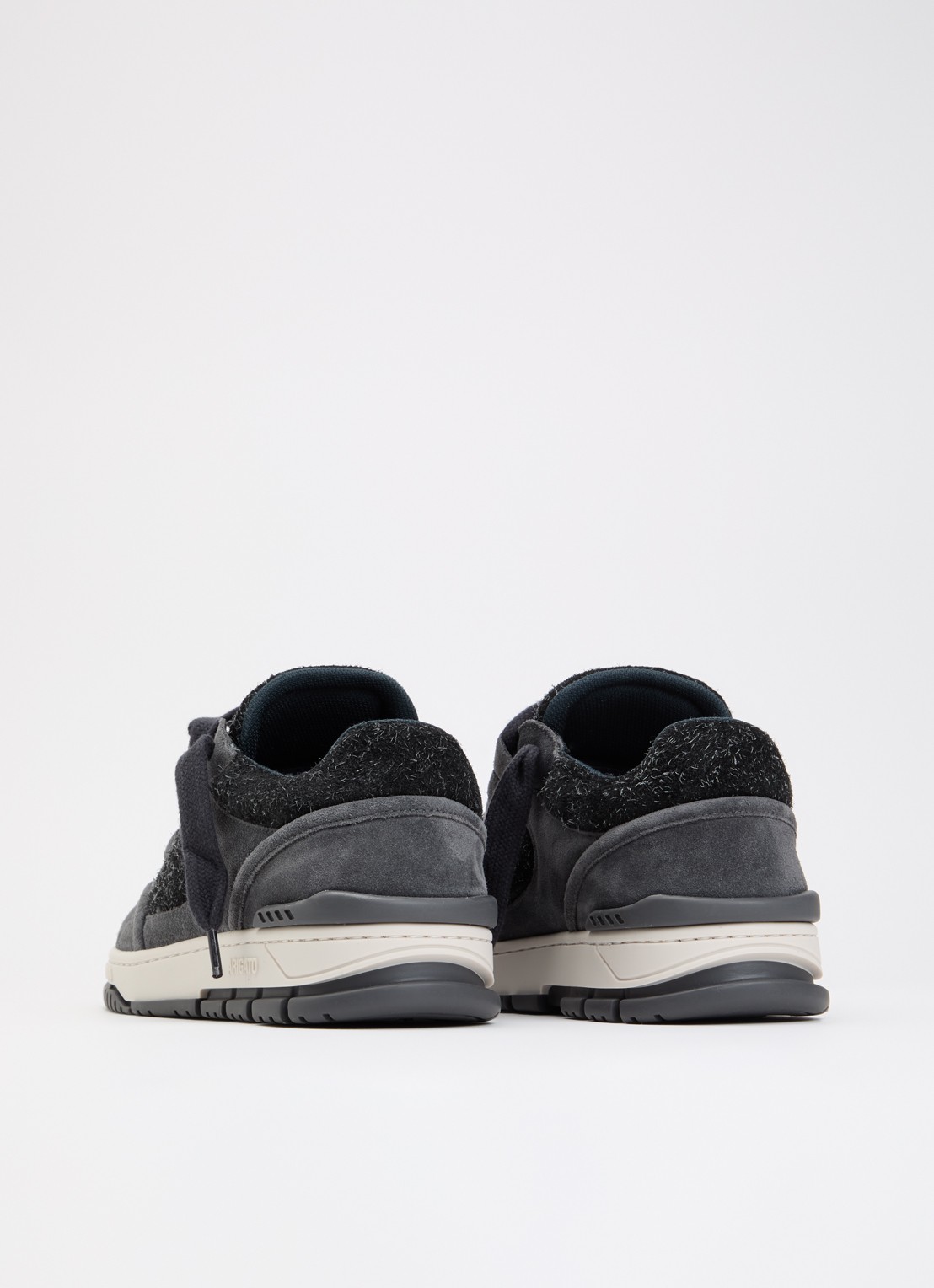 Axel Arigato Area Loop sneaker van suède - achterkant 6 antraciet