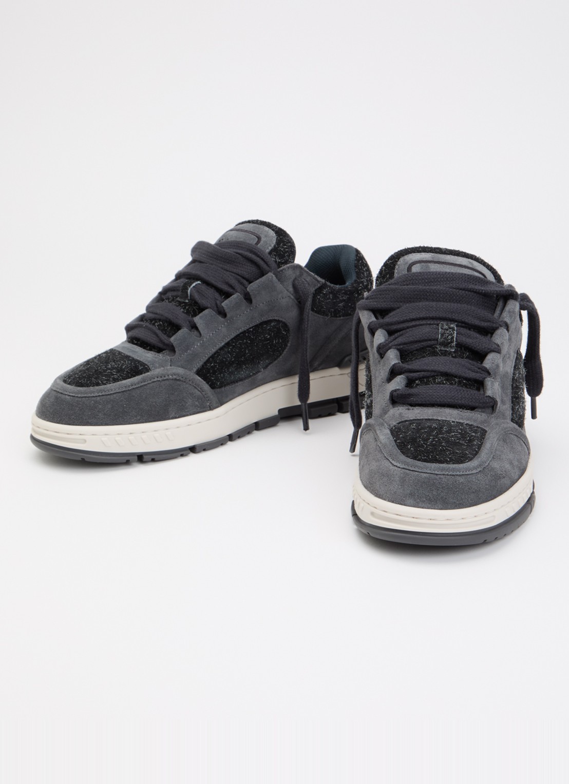 Axel Arigato Area Loop sneaker van suède - detail 3 antraciet