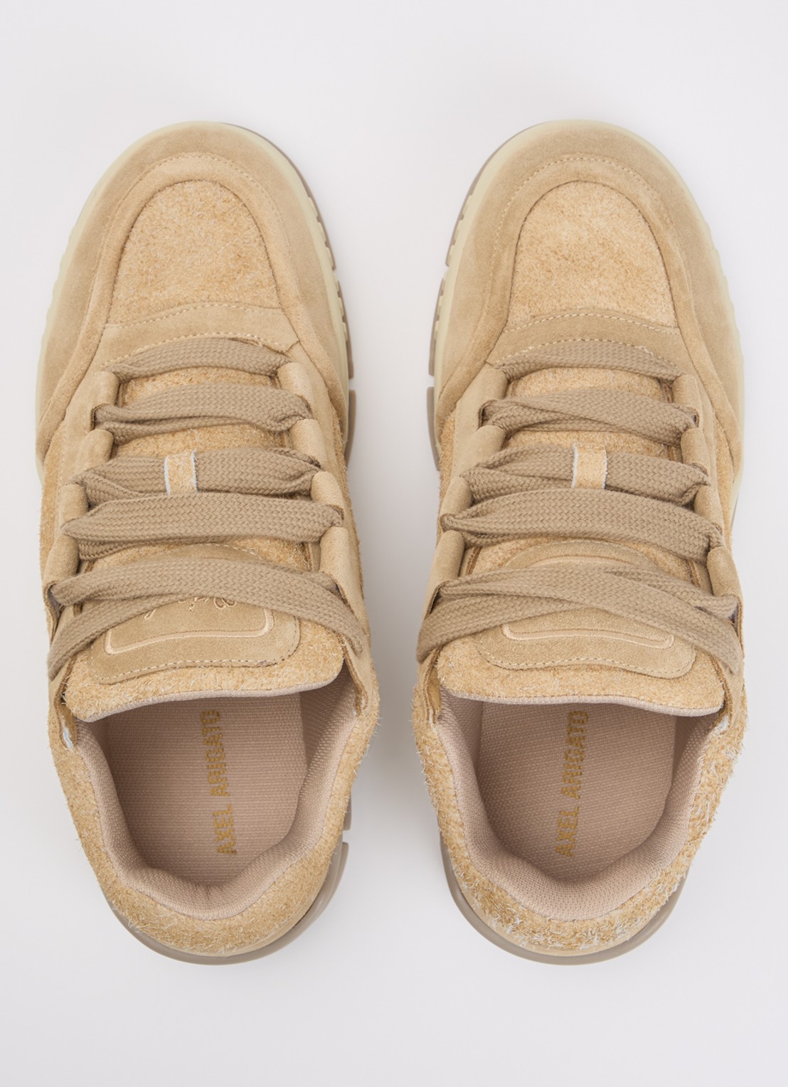 Axel Arigato Area Loop sneaker van suède - detail 4 beige