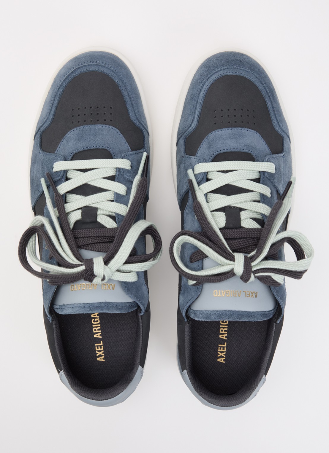 Axel Arigato Dice Lo sneaker van nubuck met suède details - detail 2 staalblauw