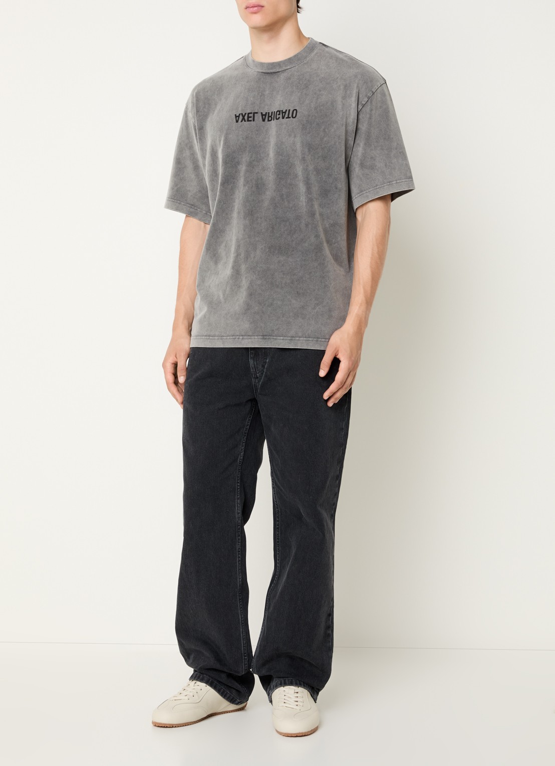 Axel Arigato Distort T-shirt met logoprint - voorkant 3 zwart