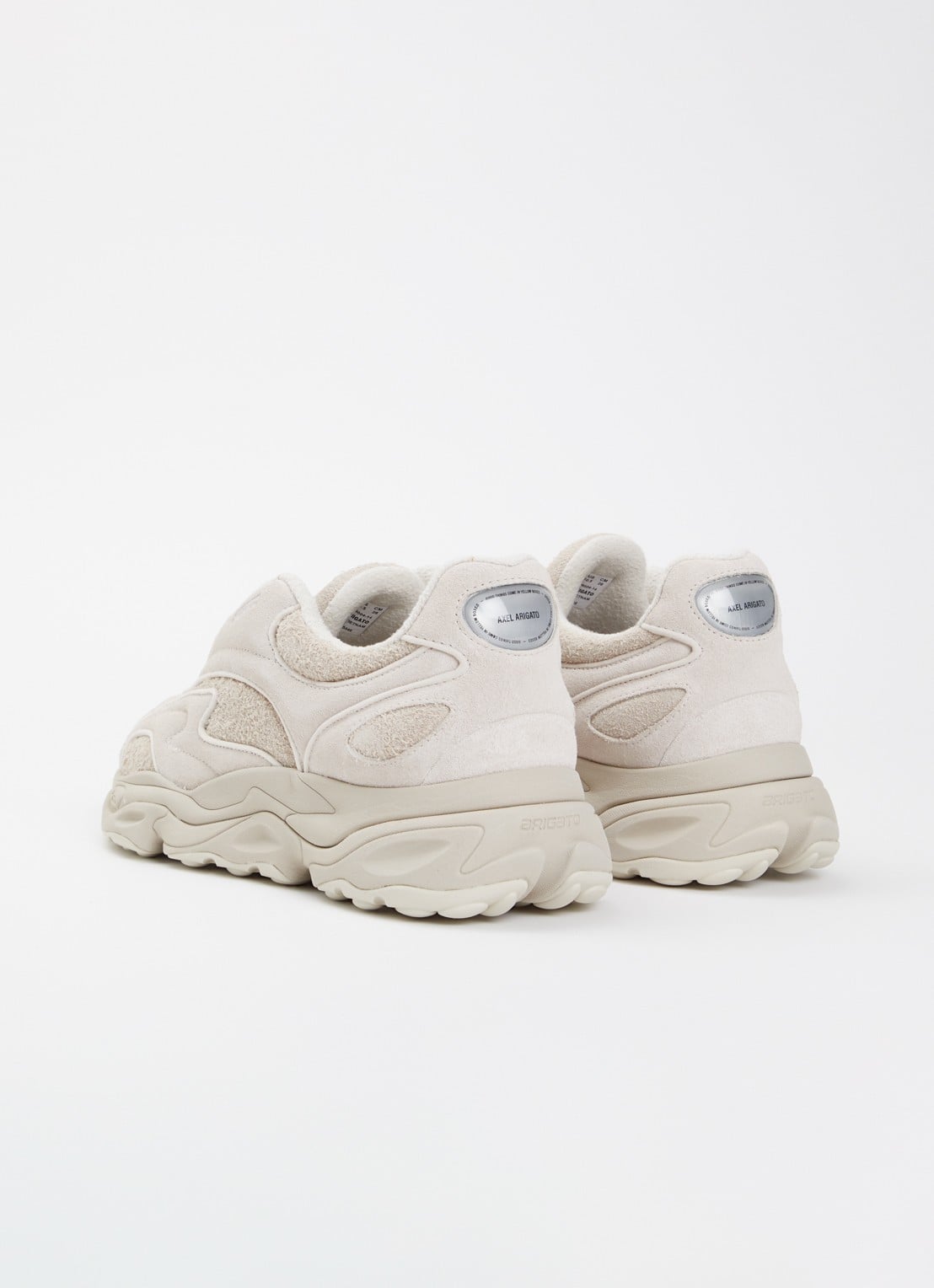 Axel Arigato Satellite Neo Runner van suède met structuur details - achterkant beige
