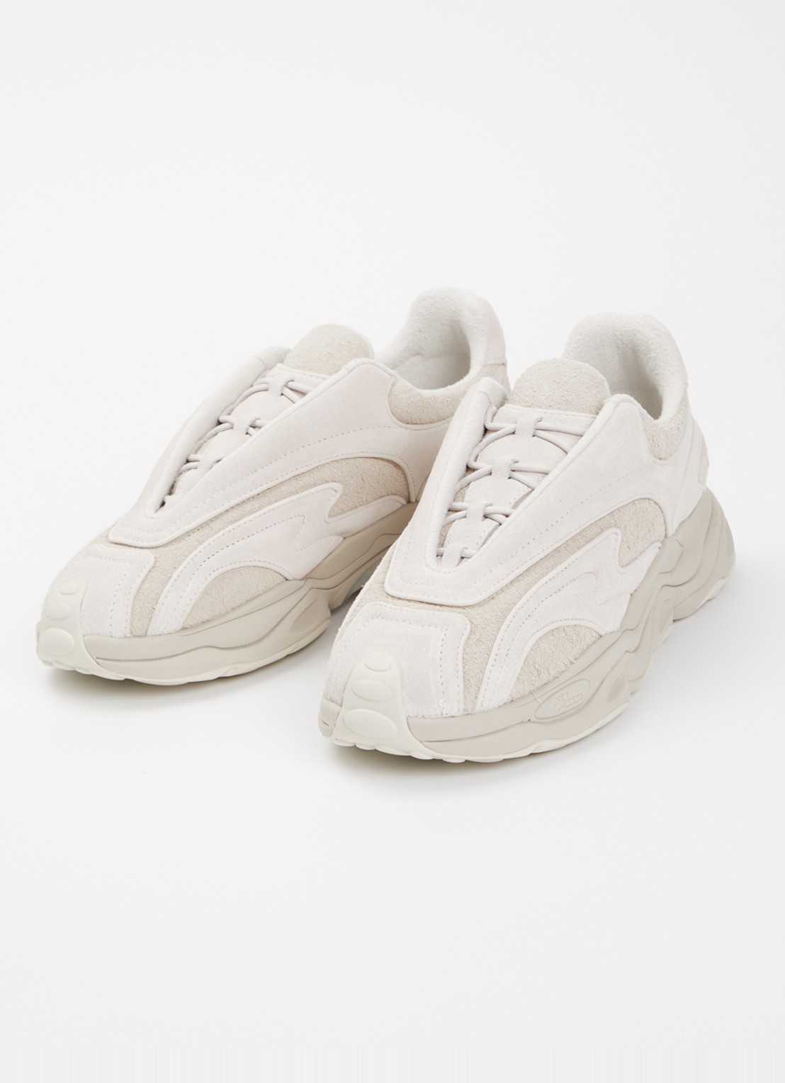 Axel Arigato Satellite Neo Runner van suède met structuur details - detail 3 beige