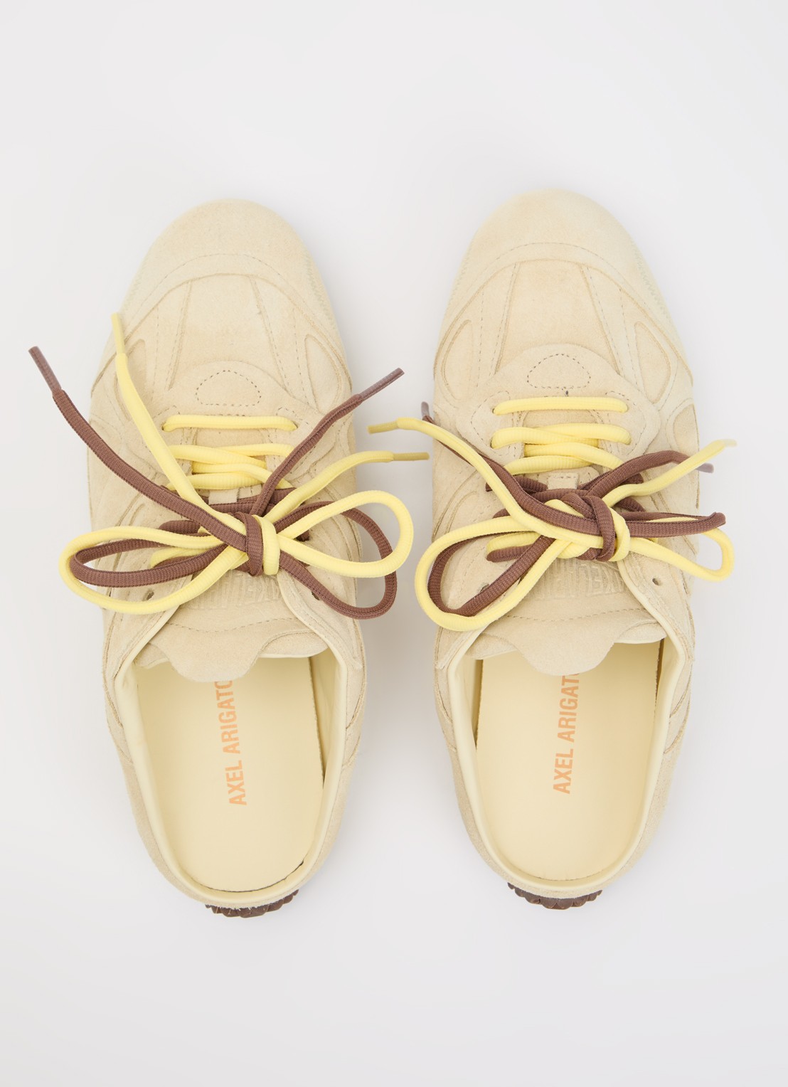 Axel Arigato Slow Mule sneakers van suède - detail 4 lichtgeel