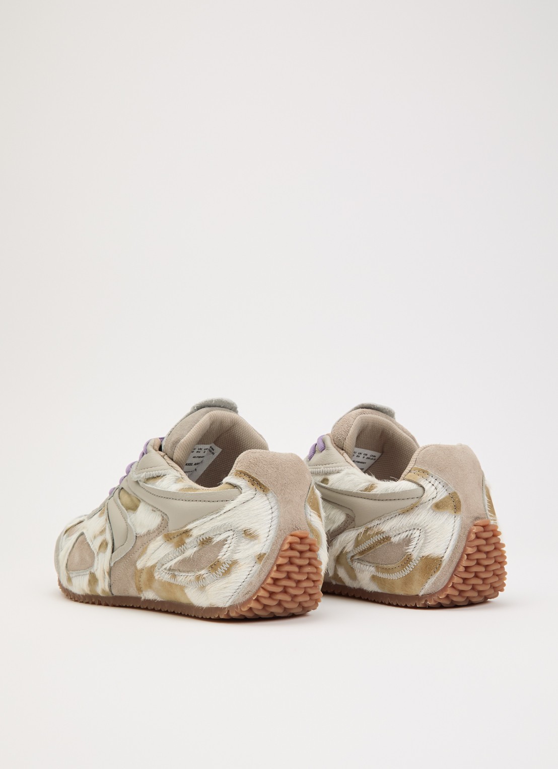 Axel Arigato Slow Runner sneaker van suède met details van leer en ponyhair - achterkant 4 beige