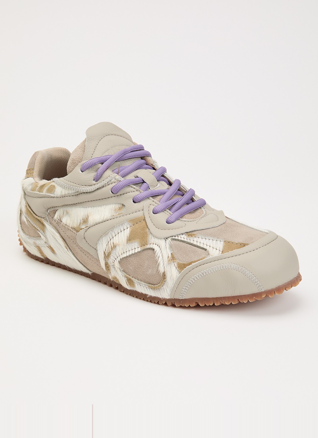 Axel Arigato Slow Runner sneaker van suède met details van leer en ponyhair - voorkant 5 beige