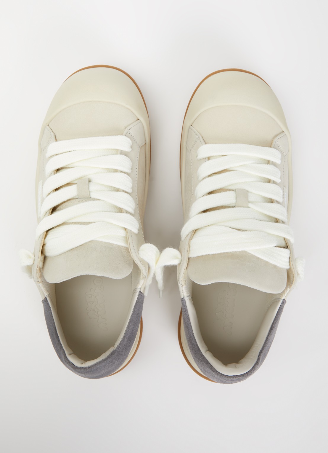 Axel Arigato Squish sneaker van nubuck met suède details - detail 4 beige