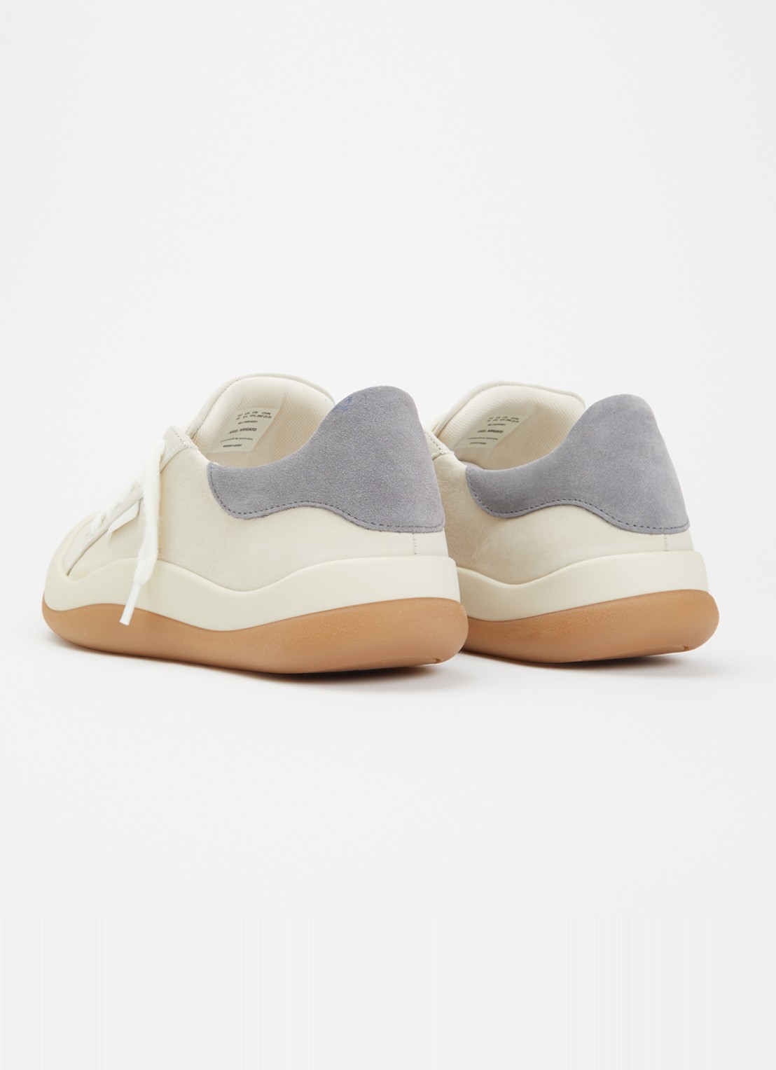 Axel Arigato Squish sneaker van nubuck - achterkant 2 beige