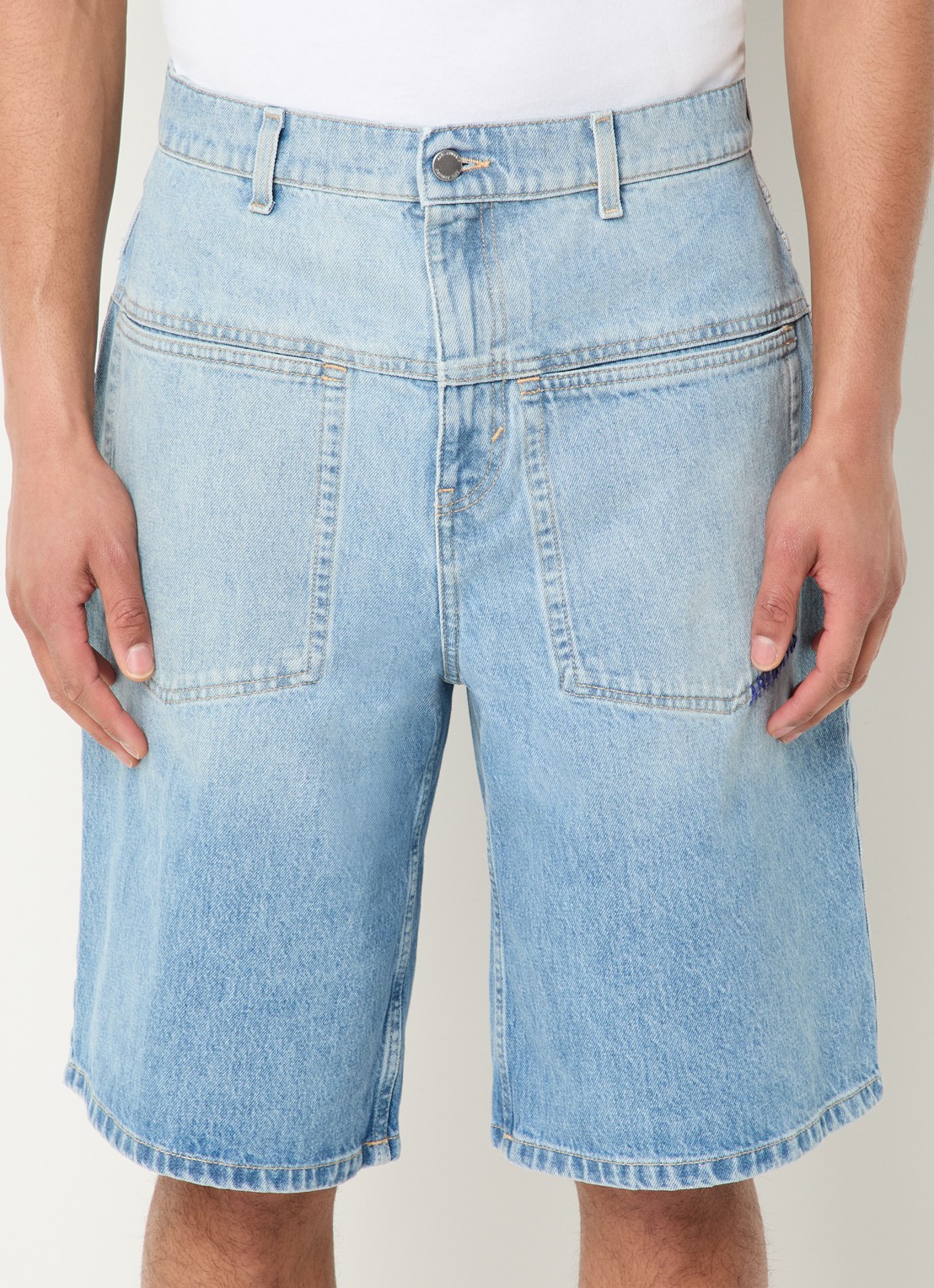 Axel Arigato Wide fit korte broek van denim met lichte wassing - detail 3 indigo