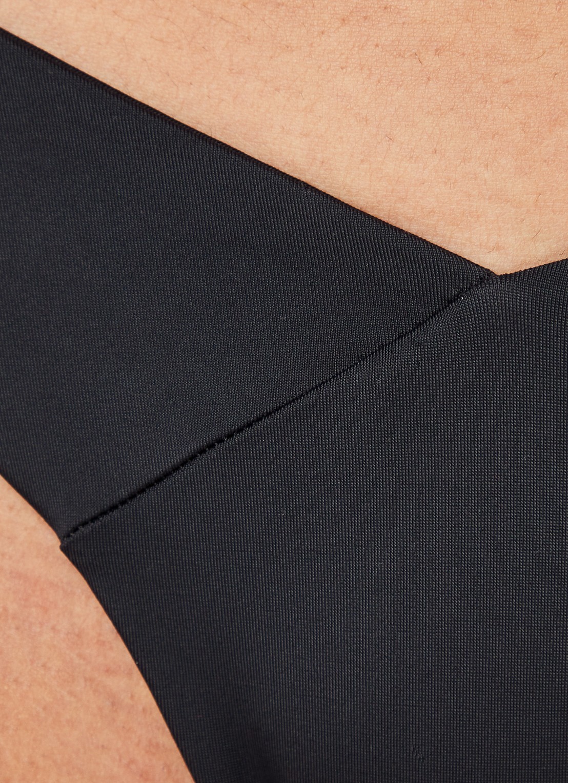 Aya Label The Aphrodite tanga bikinislip - detail 4 zwart