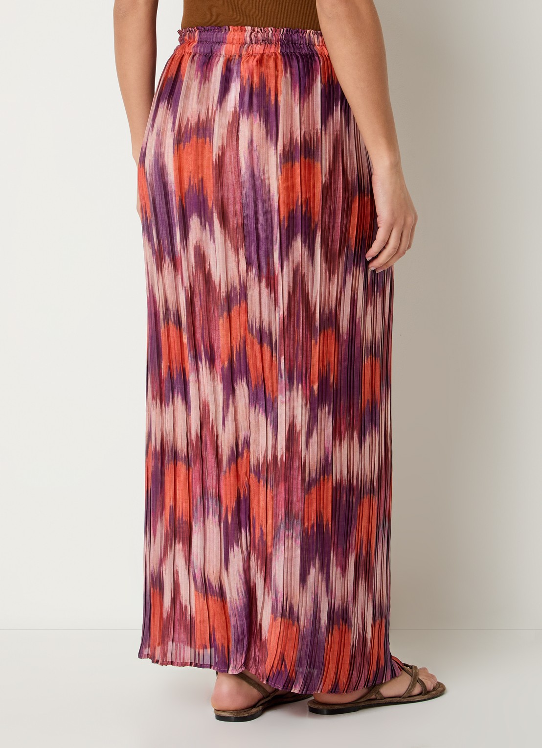 ba&sh Ariette maxi rok met plissé - achterkant 3 kersenrood