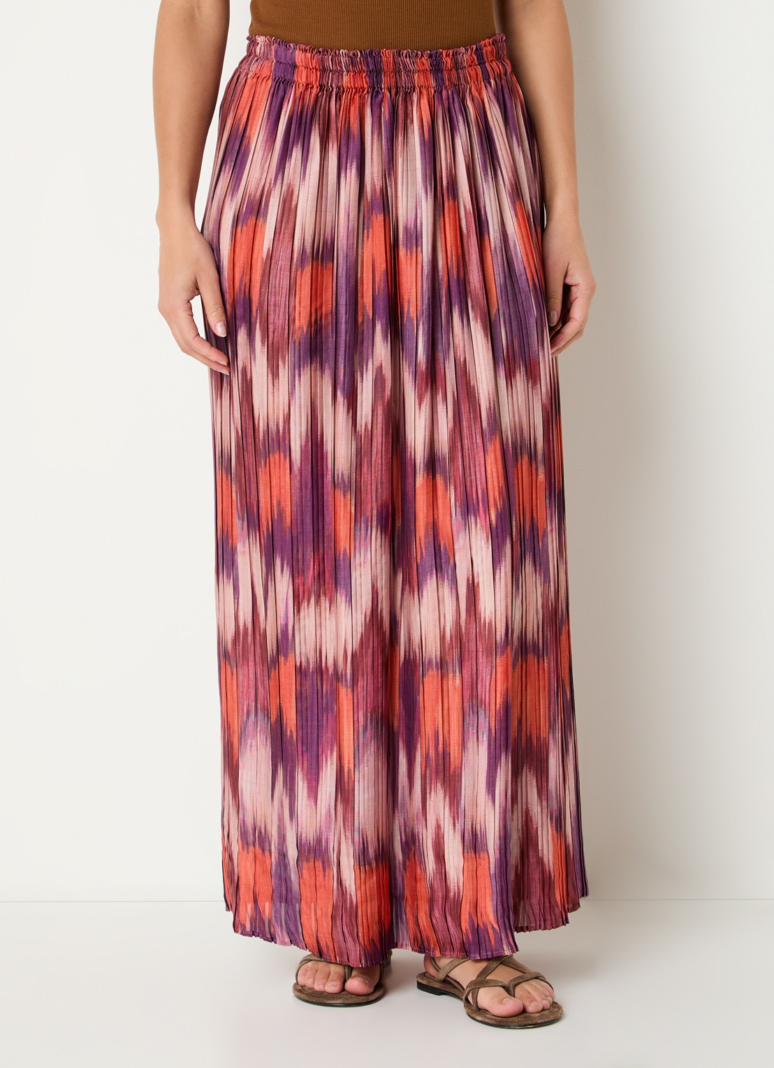 ba&sh Ariette maxi rok met plissé - detail 4 kersenrood