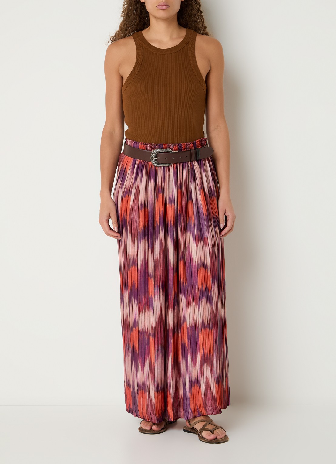 ba&sh Ariette maxi rok met plissé - voorkant 2 kersenrood