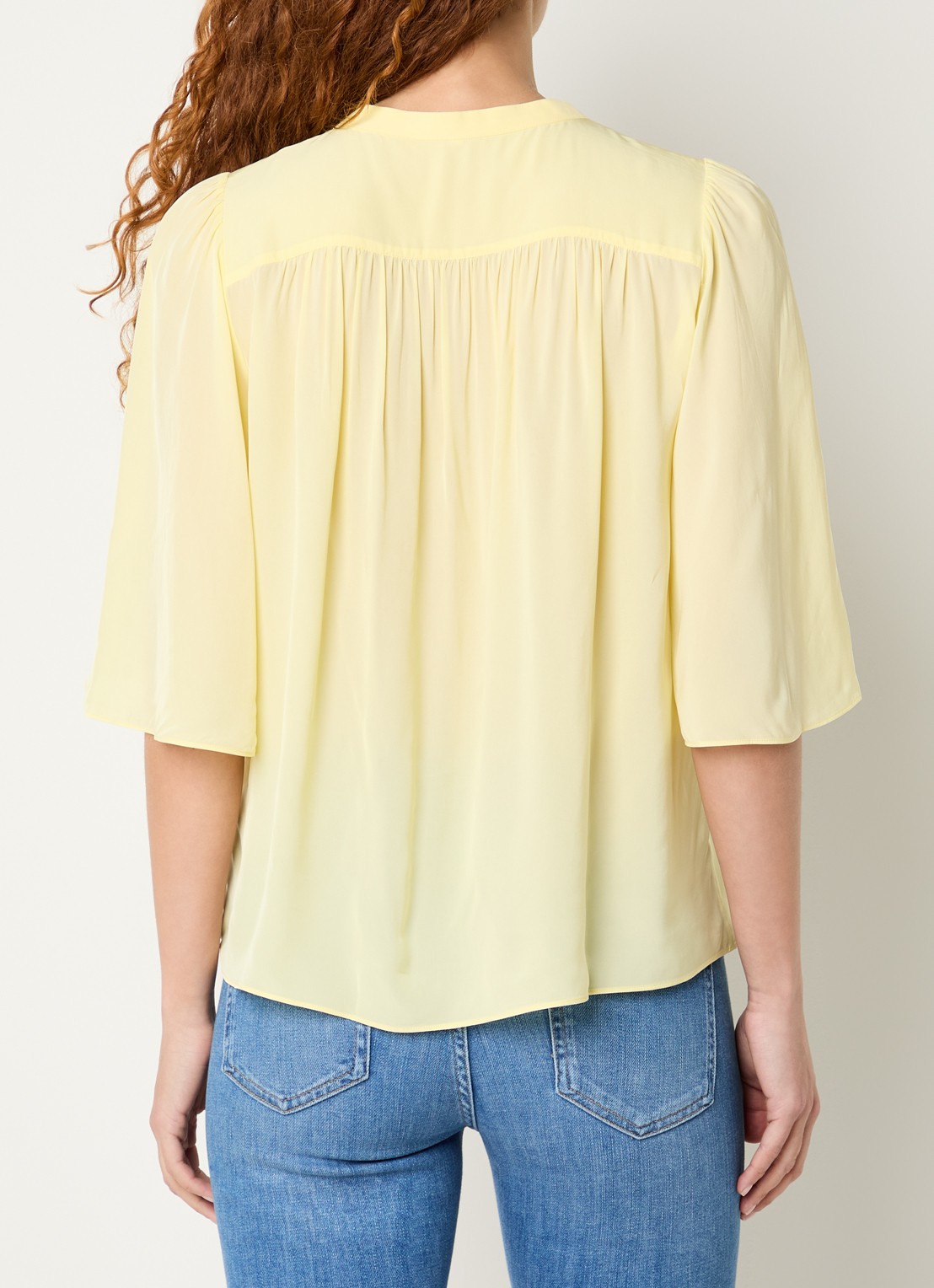 ba&sh Barna blouse met plooidetail - achterkant 4 lichtgeel