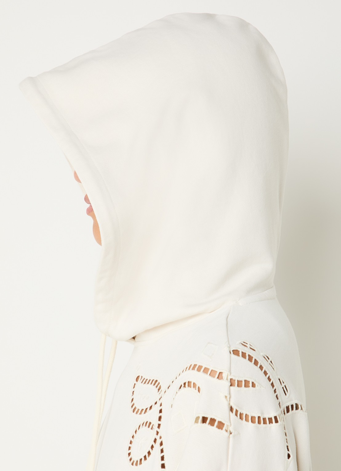 ba&sh Beni hoodie met opengewerkt dessin - detail 2 gebroken wit