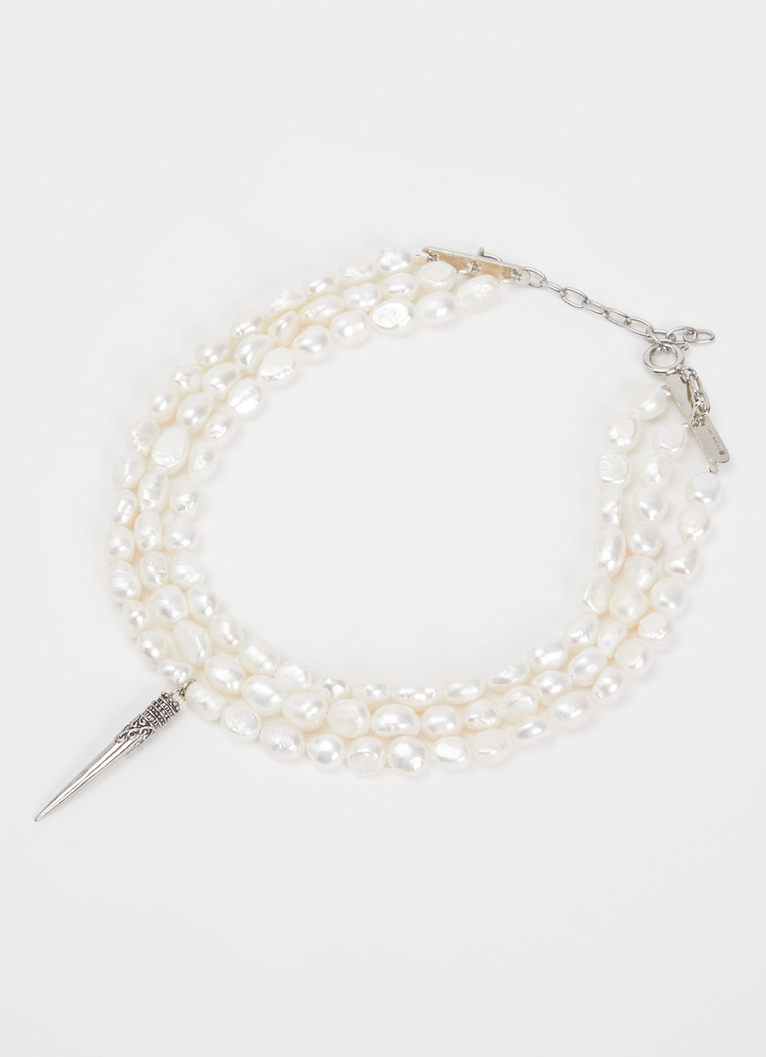 ba&sh Blanca parelketting van zilver met hanger - detail wit