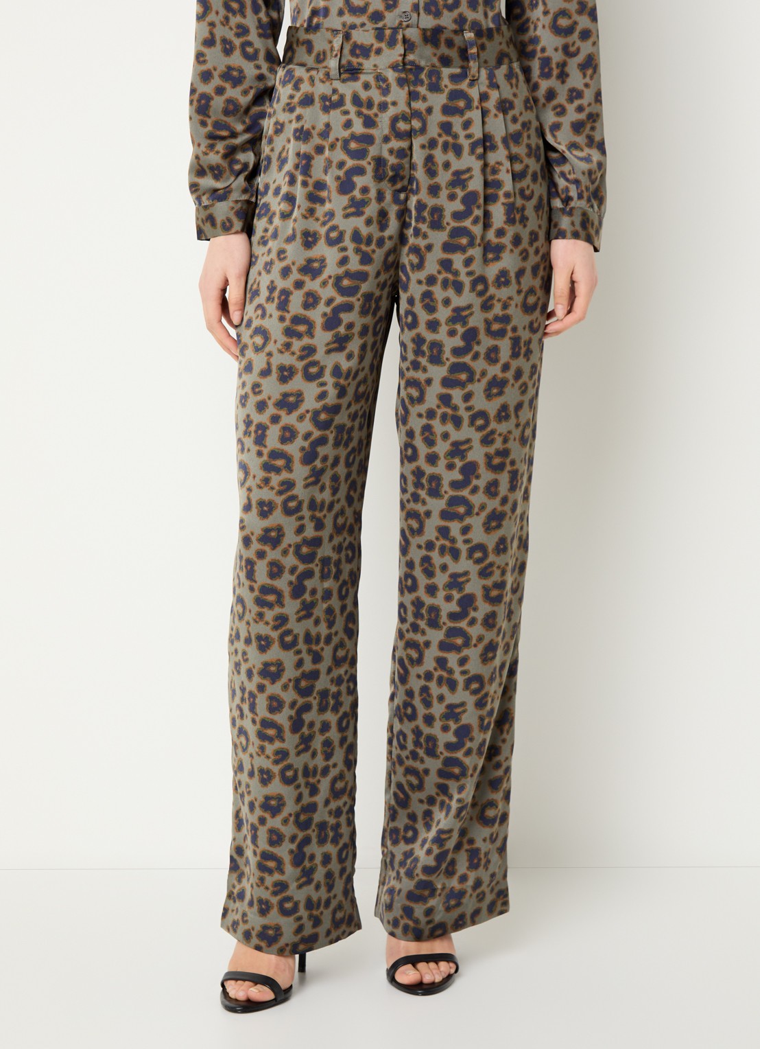 ba&sh Bloy high waist straight fit pantalon met panterprint - detail 4 olijfgroen