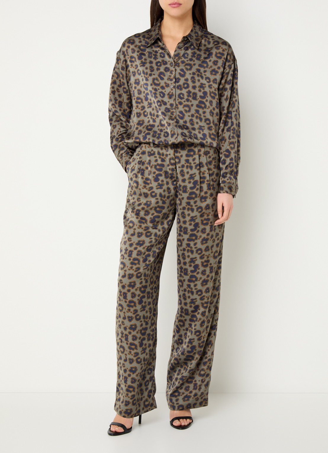 ba&sh Bloy high waist straight fit pantalon met panterprint - voorkant 3 olijfgroen