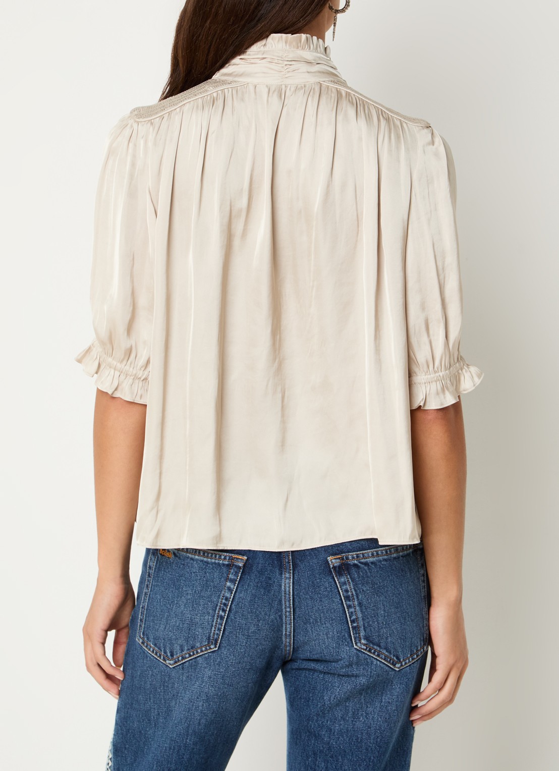 ba&sh Camila blouse van satijn met ballonmouw - achterkant 2 beige