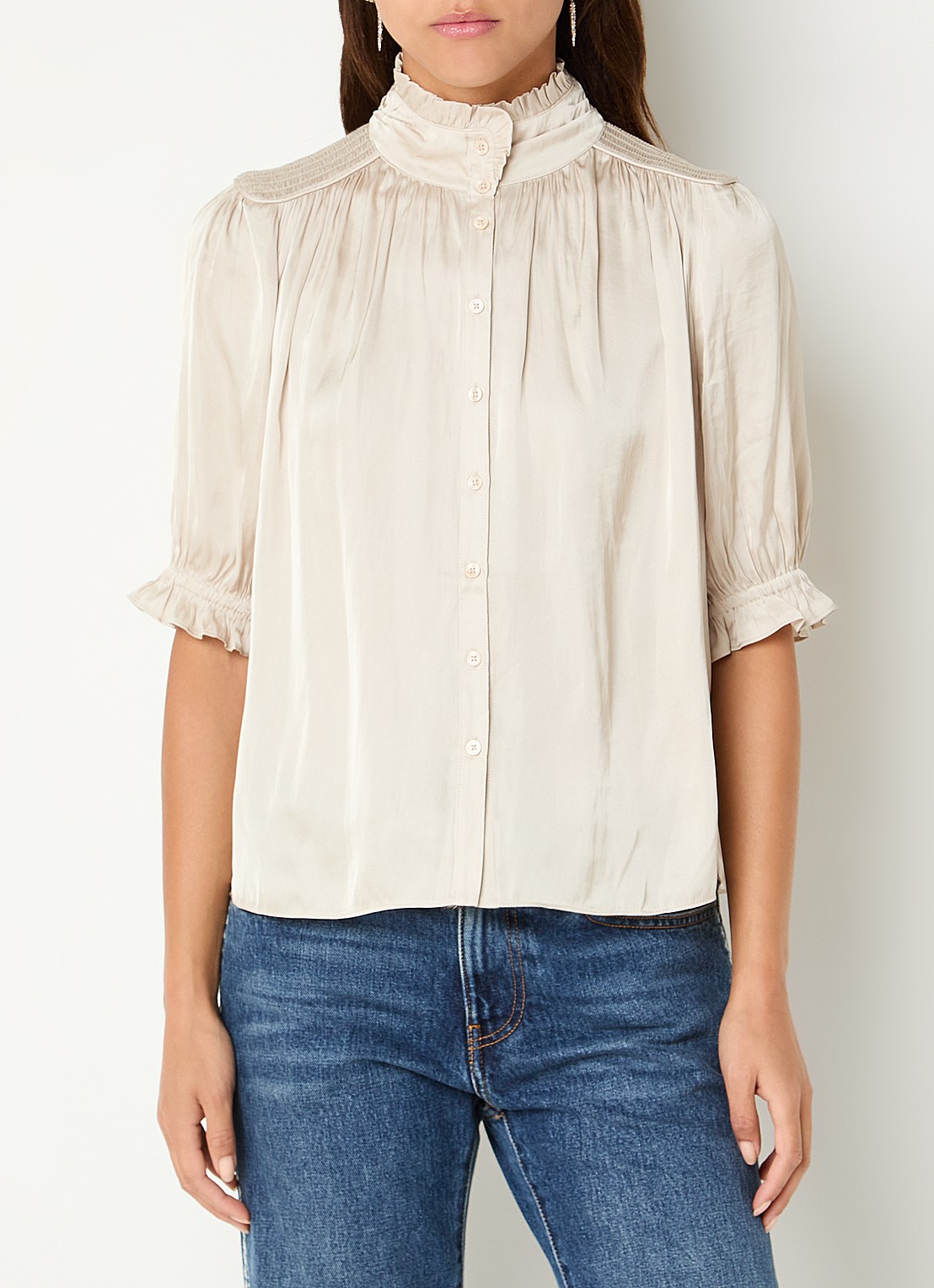 ba&sh Camila blouse van satijn met ballonmouw - detail beige