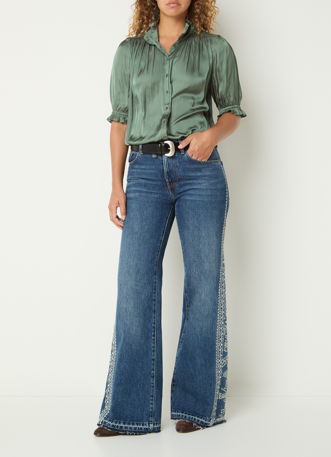ba&sh Camila blouse van satijn met ballonmouw - voorkant 3 bronsgroen