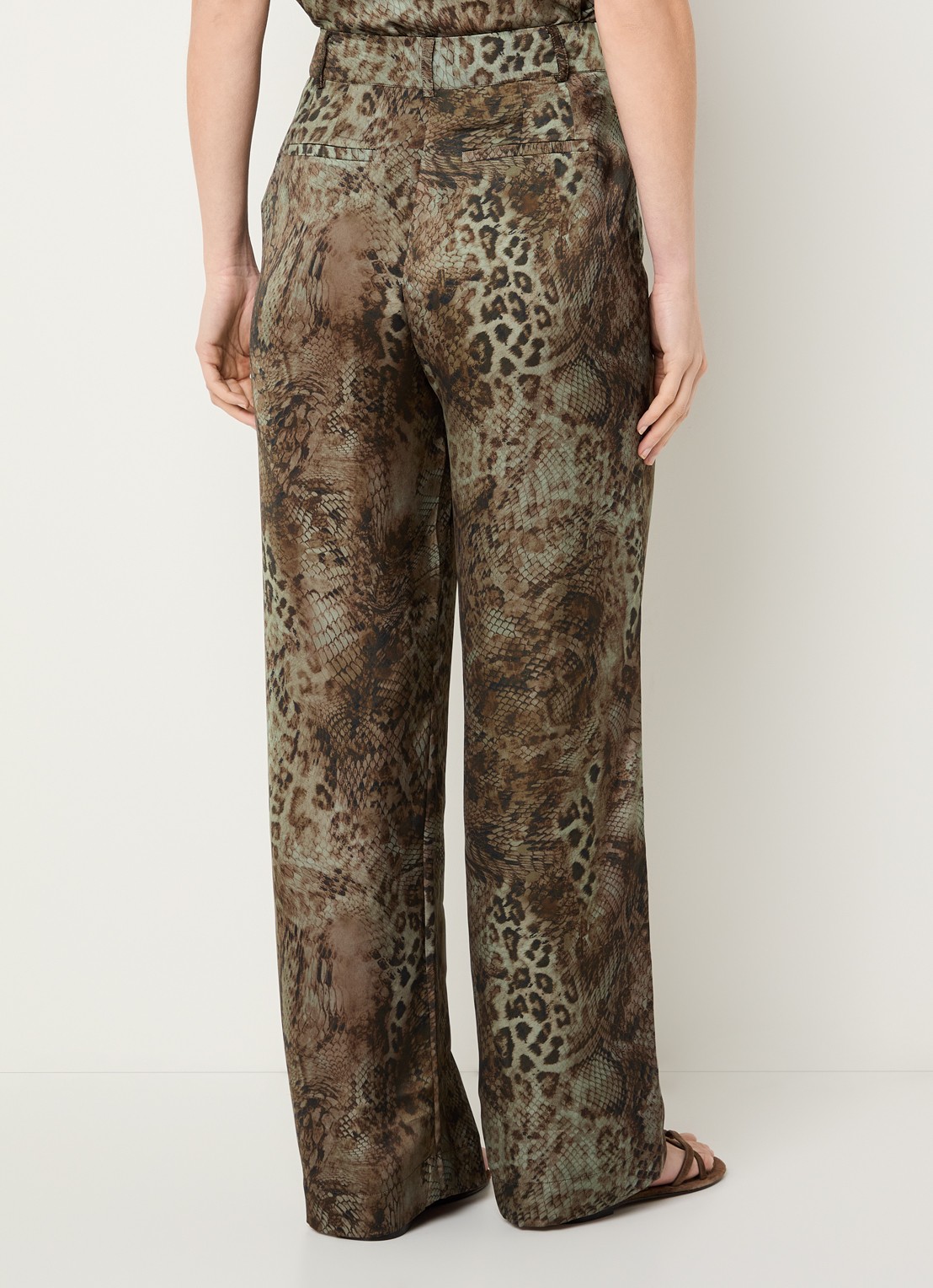 ba&sh Carrina high waist wide fit pantalon van satijn met print - achterkant 3 bruin