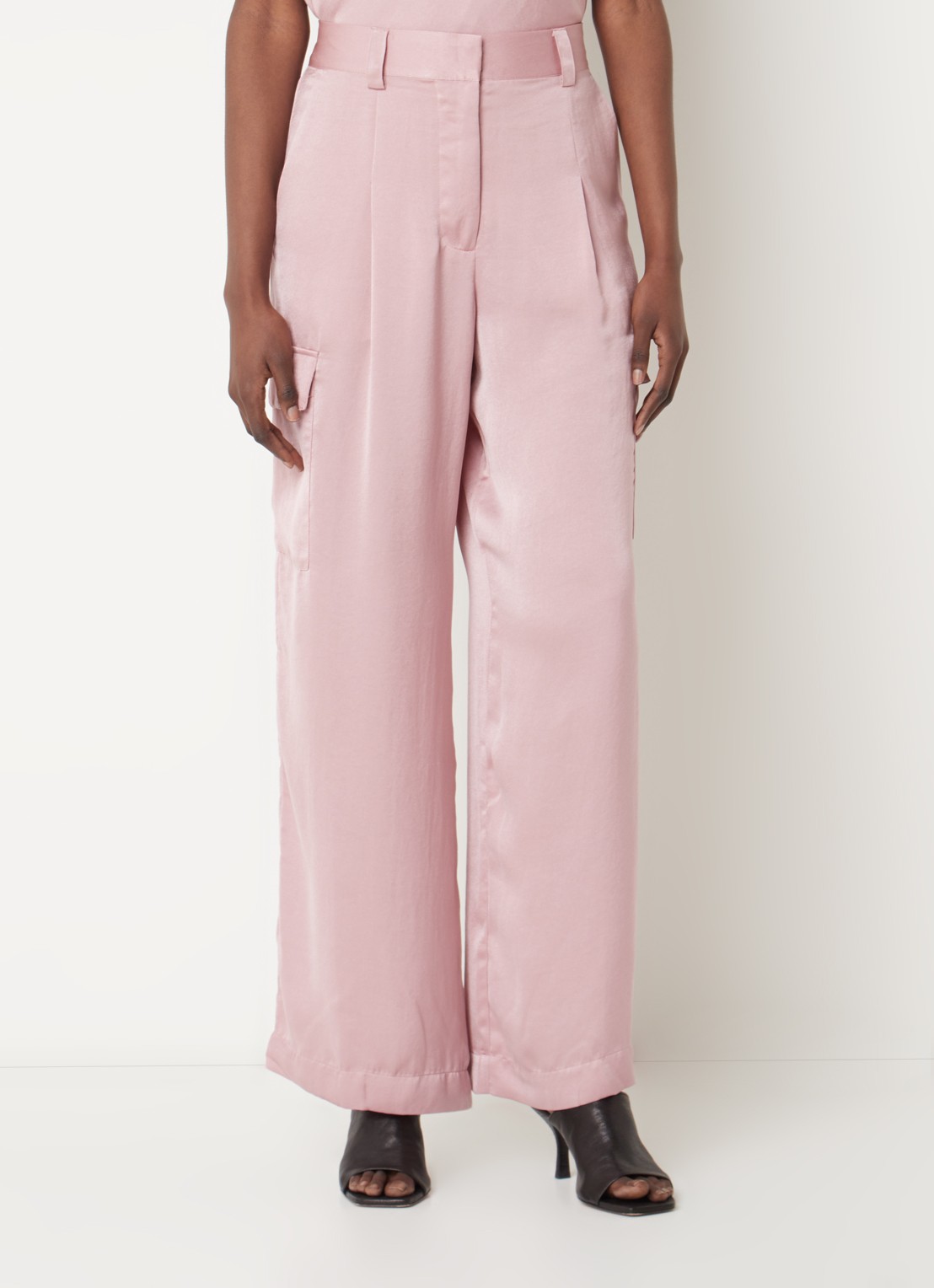 ba&sh Cary high waist loose fit broek van satijn met klepzakken - detail 4 oudroze