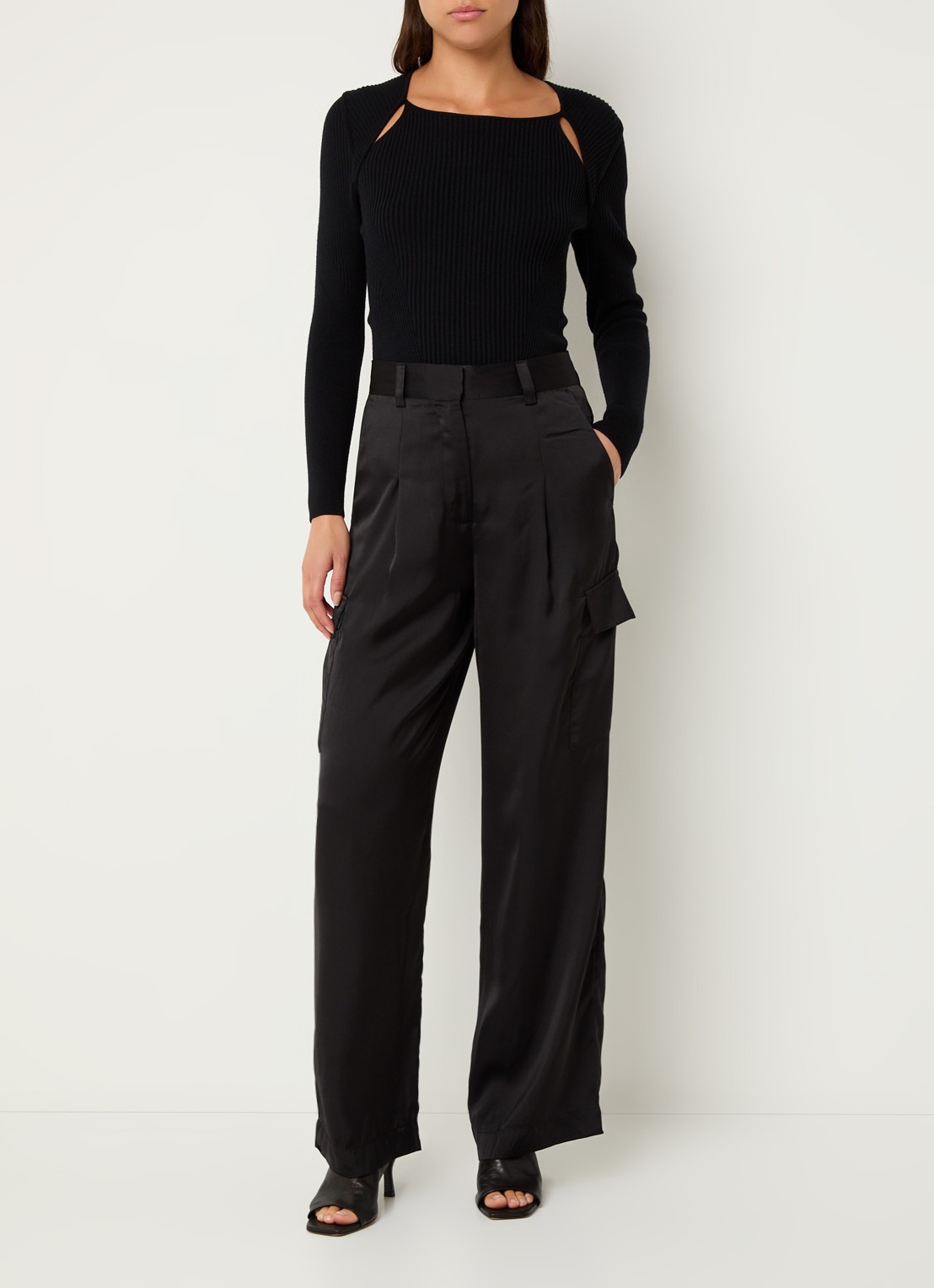 ba&sh Cary high waist loose fit broek van satijn met klepzakken - voorkant 5 zwart