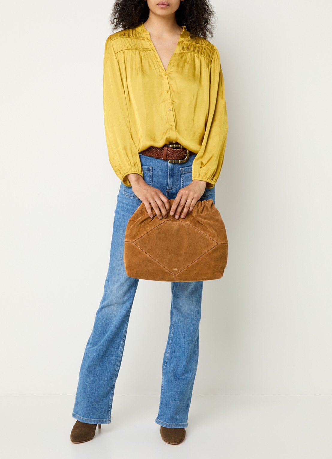 ba&sh Cessia blouse van satijn met ruches - voorkant 2 okergeel