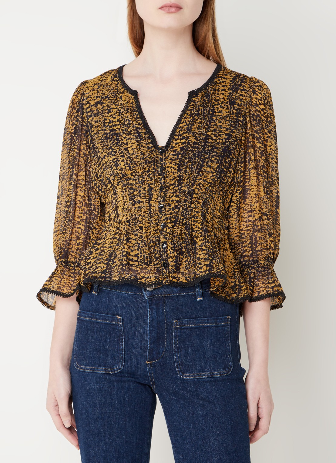 ba&sh Chili semi-transparante top met print en smockwerk - detail 4 okergeel